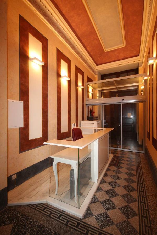 Apartment Halkova 5 Praag Buitenkant foto