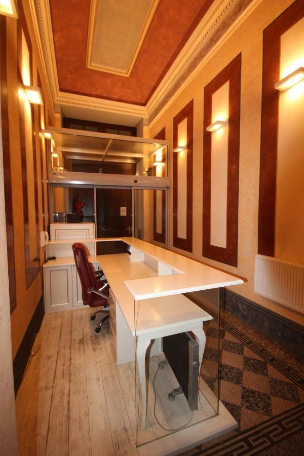 Apartment Halkova 5 Praag Buitenkant foto