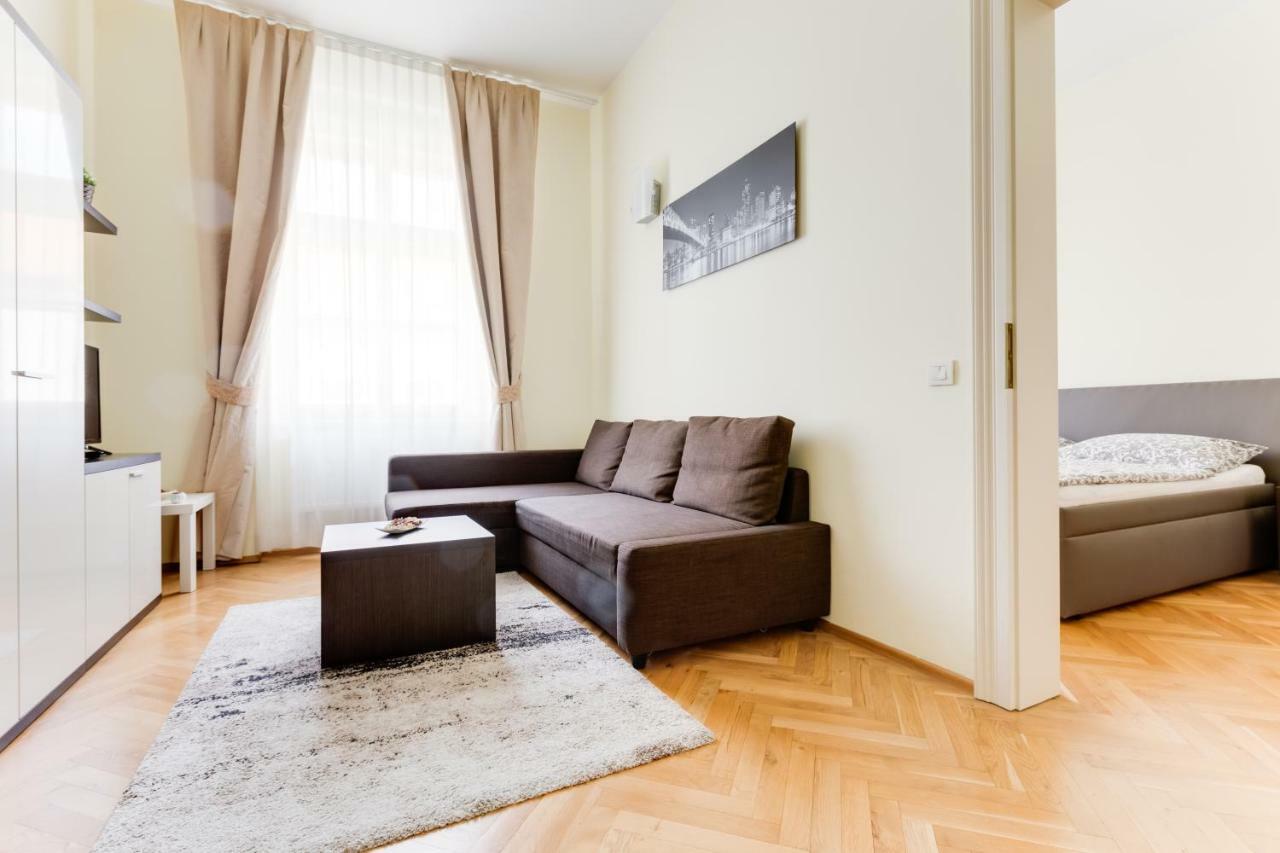 Apartment Halkova 5 Praag Buitenkant foto