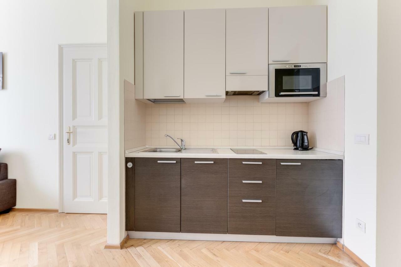 Apartment Halkova 5 Praag Buitenkant foto