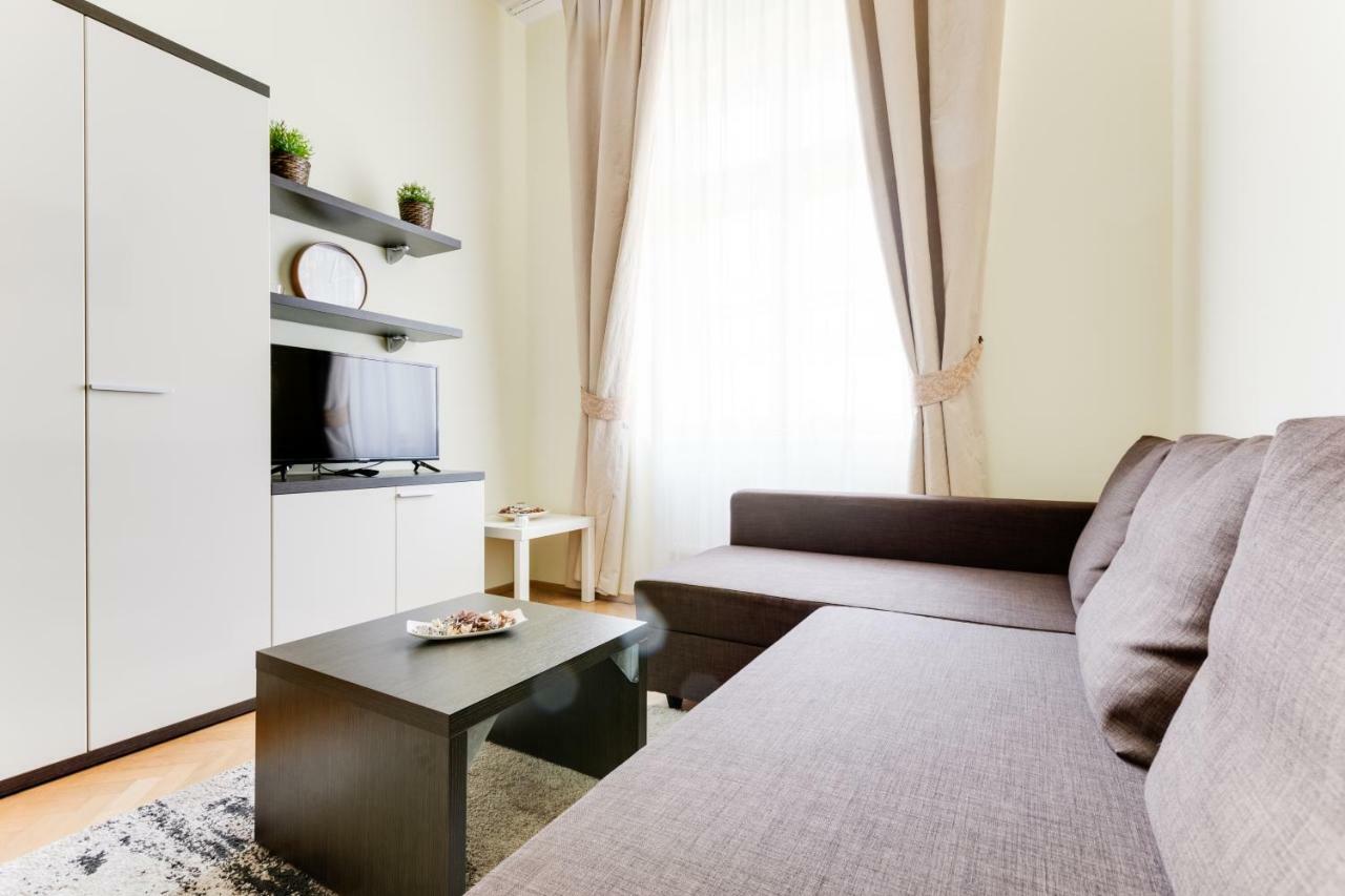 Apartment Halkova 5 Praag Buitenkant foto