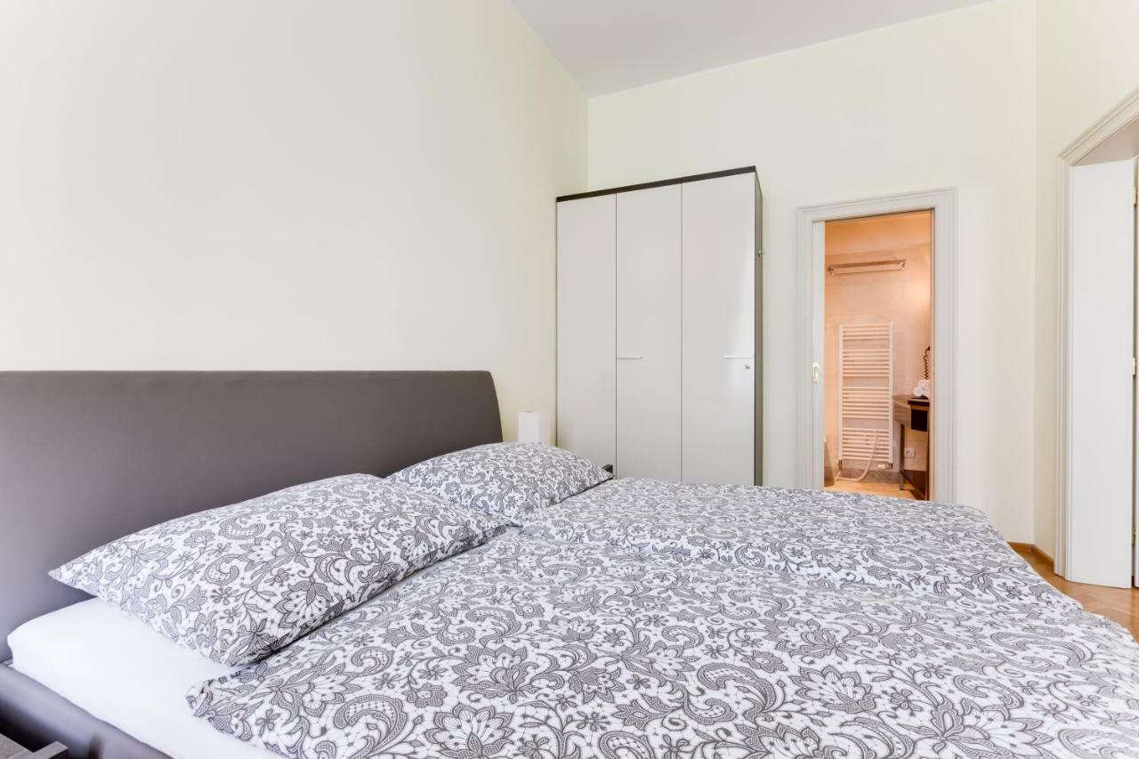 Apartment Halkova 5 Praag Buitenkant foto